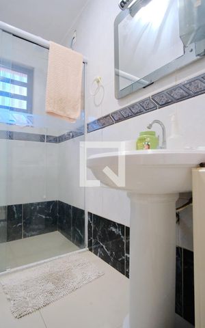 Casa à venda com 282m², 4 quartos e 2 vagasBanheiro 1
