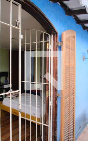 Casa à venda com 282m², 4 quartos e 2 vagasSacada do Quarto 2