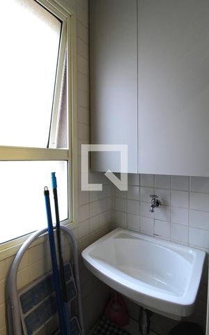 Apartamento à venda com 64m², 2 quartos e 2 vagasCozinha e Área de Serviço