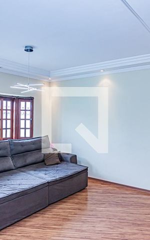 Casa para alugar com 203m², 3 quartos e 6 vagas Casa para alugar com 203m², 3 quartos e 6 vagasSala