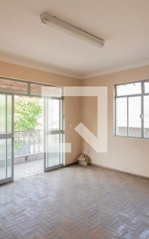 Casa à venda com 480m², 6 quartos e 2 vagas Casa à venda com 480m², 6 quartos e 2 vagasSala - Casa 1