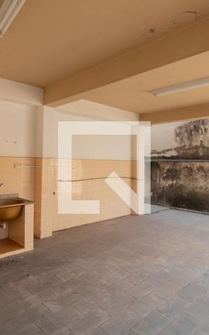 Casa à venda com 480m², 6 quartos e 2 vagas Casa à venda com 480m², 6 quartos e 2 vagasÁrea de Serviço - Casa 2