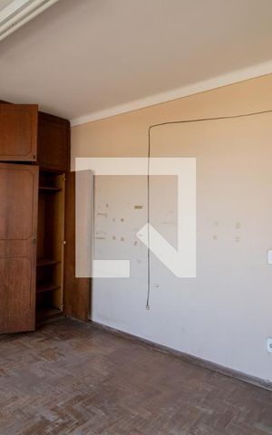Casa à venda com 480m², 6 quartos e 2 vagas Casa à venda com 480m², 6 quartos e 2 vagasQuarto 2 - Casa 1