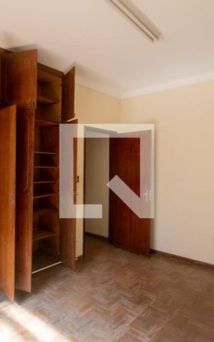 Casa à venda com 480m², 6 quartos e 2 vagas Casa à venda com 480m², 6 quartos e 2 vagasQuarto Suíte - Casa 2