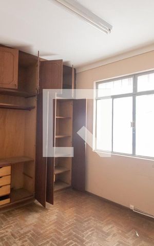 Casa à venda com 480m², 6 quartos e 2 vagas Casa à venda com 480m², 6 quartos e 2 vagasQuarto 1 - Casa 1