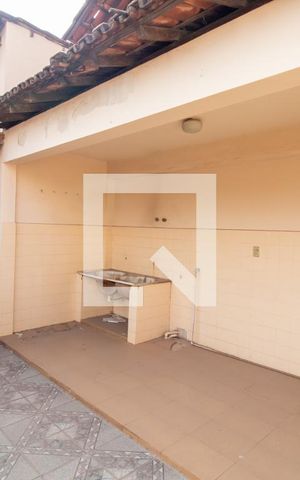 Casa à venda com 480m², 6 quartos e 2 vagas Casa à venda com 480m², 6 quartos e 2 vagasÁrea Serviço - Casa 1