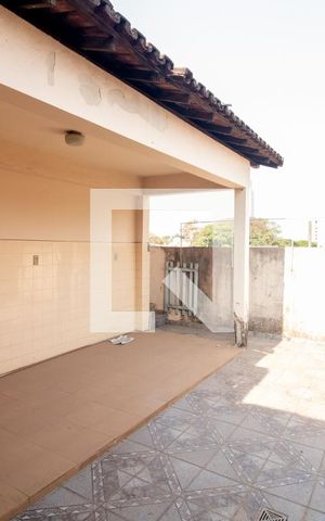 Casa à venda com 480m², 6 quartos e 2 vagas Casa à venda com 480m², 6 quartos e 2 vagasÁrea Serviço - Casa 1