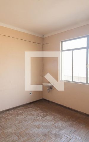 Casa à venda com 480m², 6 quartos e 2 vagas Casa à venda com 480m², 6 quartos e 2 vagasQuarto 2 - Casa 1