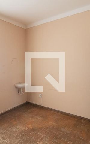Casa à venda com 480m², 6 quartos e 2 vagas Casa à venda com 480m², 6 quartos e 2 vagasQuarto 1 - Casa 1