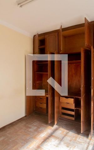 Casa à venda com 480m², 6 quartos e 2 vagas Casa à venda com 480m², 6 quartos e 2 vagasQuarto 1 - Casa 2