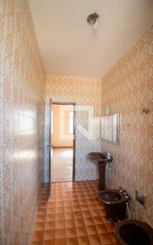 Casa à venda com 480m², 6 quartos e 2 vagas Casa à venda com 480m², 6 quartos e 2 vagasBanheiro - Casa 1