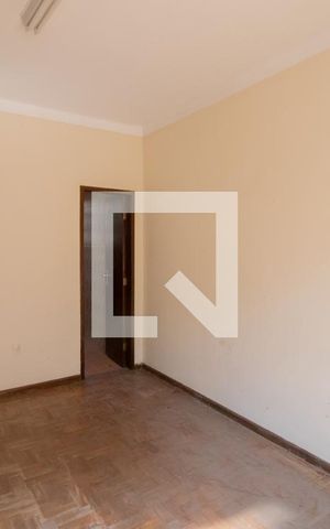 Casa à venda com 480m², 6 quartos e 2 vagas Casa à venda com 480m², 6 quartos e 2 vagasQuarto Suíte - Casa 2