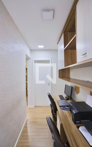 Apartamento à venda com 95m², 3 quartos e 2 vagas Apartamento à venda com 95m², 3 quartos e 2 vagasEscritório