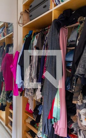 Apartamento à venda com 76m², 2 quartos e 2 vagas Apartamento à venda com 76m², 2 quartos e 2 vagasCloset Suíte 1
