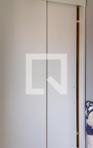 Apartamento à venda com 76m², 2 quartos e 2 vagas Apartamento à venda com 76m², 2 quartos e 2 vagasCloset Suíte 1