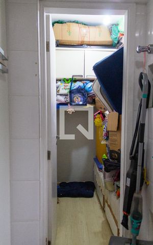 Apartamento à venda com 76m², 2 quartos e 2 vagas Apartamento à venda com 76m², 2 quartos e 2 vagasQuarto Serviço