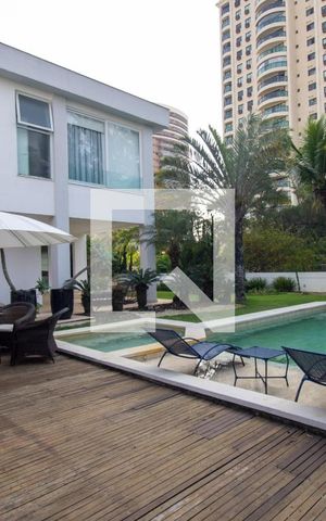 Casa à venda com 900m², 3 quartos e 4 vagasQuintal