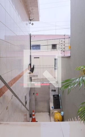 Casa para alugar com 450m², 3 quartos e sem vaga Casa para alugar com 450m², 3 quartos e sem vagaEscada