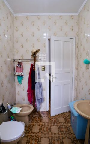 Casa para alugar com 450m², 3 quartos e sem vaga Casa para alugar com 450m², 3 quartos e sem vagaBanheiro do Quarto 1