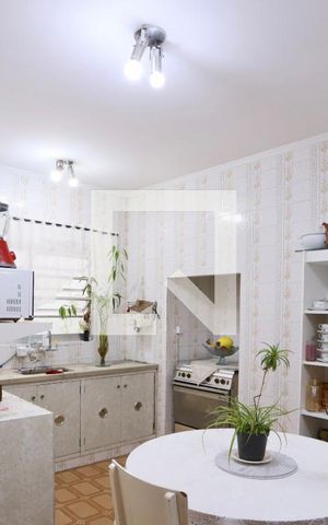 Casa para alugar com 450m², 3 quartos e sem vaga Casa para alugar com 450m², 3 quartos e sem vagaCozinha