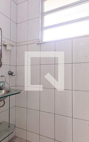 Casa à venda com 140m², 2 quartos e sem vaga Casa à venda com 140m², 2 quartos e sem vagaBanheiro