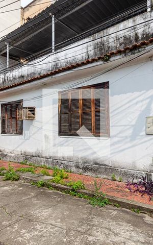 Casa à venda com 140m², 2 quartos e sem vaga Casa à venda com 140m², 2 quartos e sem vagaFachada