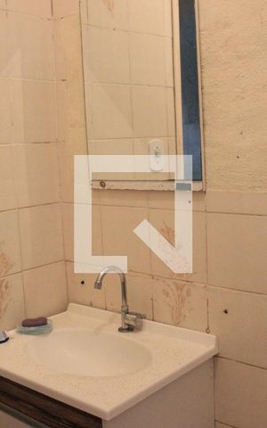 Casa à venda com 128m², 3 quartos e 2 vagasBanheiro 
