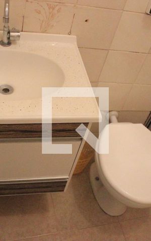 Casa à venda com 128m², 3 quartos e 2 vagasBanheiro 
