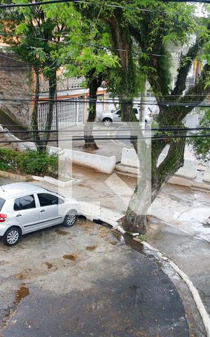 Casa à venda com 280m², 5 quartos e 2 vagas Casa à venda com 280m², 5 quartos e 2 vagasVista da Sacada