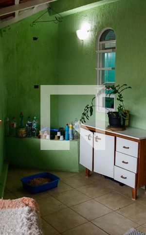 Casa à venda com 280m², 5 quartos e 2 vagas Casa à venda com 280m², 5 quartos e 2 vagasSacada