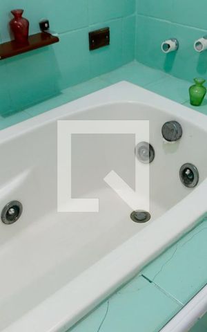 Casa à venda com 280m², 5 quartos e 2 vagas Casa à venda com 280m², 5 quartos e 2 vagasBanheiro da Suíte 3