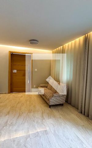 Casa à venda com 300m², 3 quartos e 2 vagas Casa à venda com 300m², 3 quartos e 2 vagasSala
