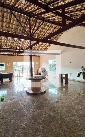Casa à venda com 300m², 3 quartos e 2 vagas Casa à venda com 300m², 3 quartos e 2 vagasÁrea de Lazer