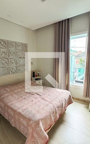Casa à venda com 300m², 3 quartos e 2 vagas Casa à venda com 300m², 3 quartos e 2 vagasQuarto