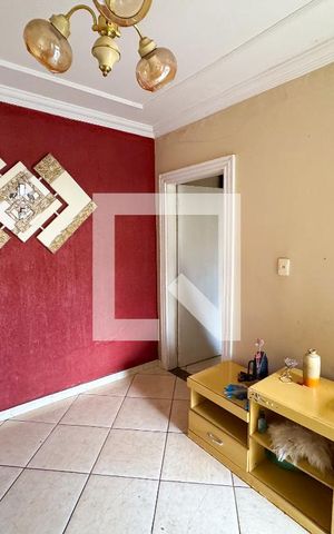 Casa à venda com 300m², 3 quartos e 2 vagas Casa à venda com 300m², 3 quartos e 2 vagasEdícula - Sala