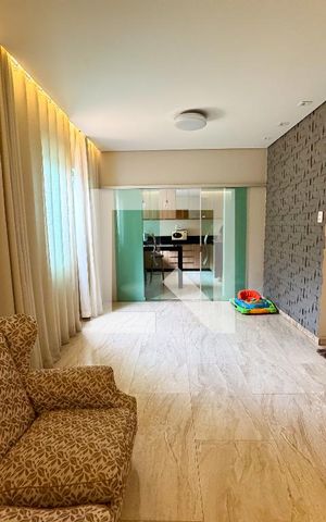 Casa à venda com 300m², 3 quartos e 2 vagas Casa à venda com 300m², 3 quartos e 2 vagasSala