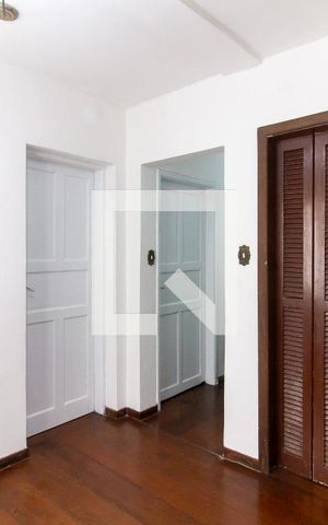 Casa à venda com 150m², 3 quartos e 2 vagas Casa à venda com 150m², 3 quartos e 2 vagasCopa