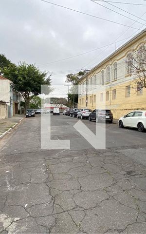Casa à venda com 183m², 2 quartos e 1 vaga Casa à venda com 183m², 2 quartos e 1 vagaVista da Rua