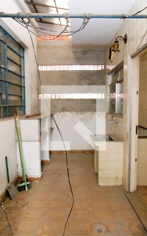 Casa à venda com 183m², 2 quartos e 1 vagaÁrea de Serviço