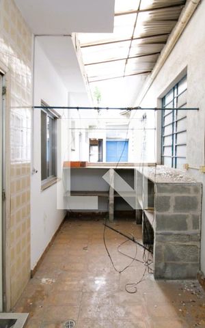 Casa à venda com 183m², 2 quartos e 1 vagaÁrea de Serviço