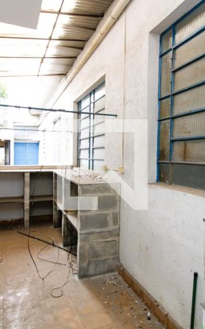 Casa à venda com 183m², 2 quartos e 1 vagaÁrea de Serviço