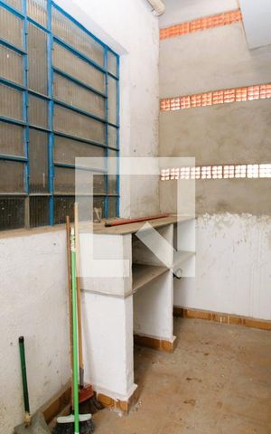 Casa à venda com 183m², 2 quartos e 1 vagaÁrea de Serviço