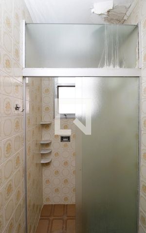 Casa à venda com 183m², 2 quartos e 1 vagaBanheiro