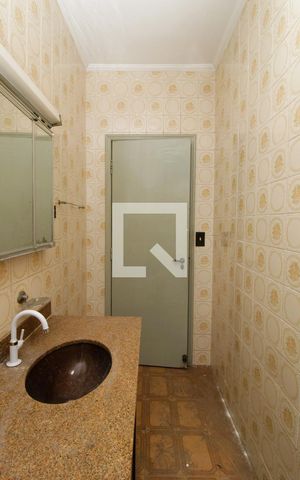 Casa à venda com 183m², 2 quartos e 1 vagaBanheiro