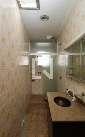 Casa à venda com 183m², 2 quartos e 1 vagaBanheiro