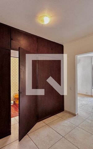 Casa à venda com 246m², 3 quartos e 3 vagas Casa à venda com 246m², 3 quartos e 3 vagasCloset Suíte