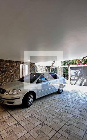 Casa à venda com 246m², 3 quartos e 3 vagas Casa à venda com 246m², 3 quartos e 3 vagasGaragem