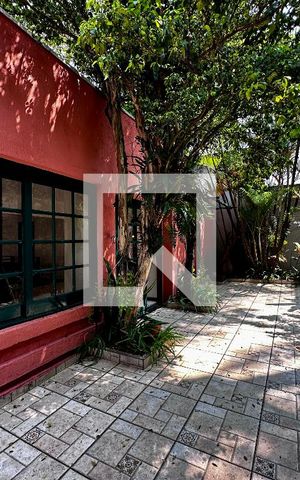 Casa à venda com 246m², 3 quartos e 3 vagas Casa à venda com 246m², 3 quartos e 3 vagasVaranda Sala