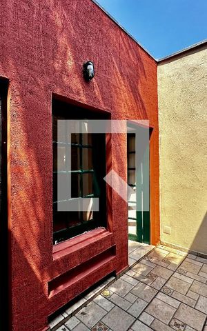 Casa à venda com 246m², 3 quartos e 3 vagas Casa à venda com 246m², 3 quartos e 3 vagasVaranda