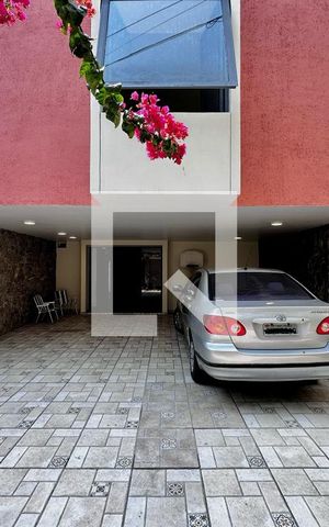 Casa à venda com 246m², 3 quartos e 3 vagas Casa à venda com 246m², 3 quartos e 3 vagasGaragem